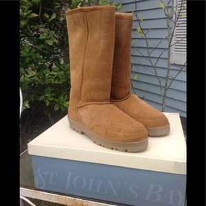 St. John's Bay suede boots with fleece lining